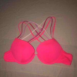  - Storlek 75B  Från h&m Fint skick, köparen står för eventuell frakt!