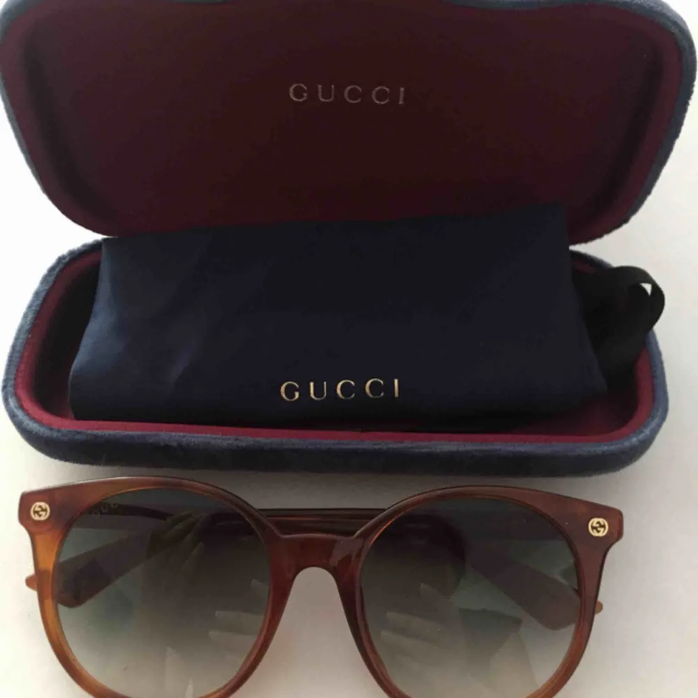 Äkta Gucci solglasögon , som nya .. Accessoarer.
