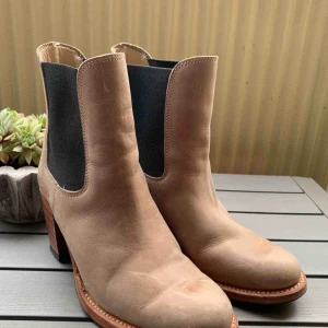  - Stövletter från primeboots stolek 37 Nypris ~3000kr Frakt tillkommer 