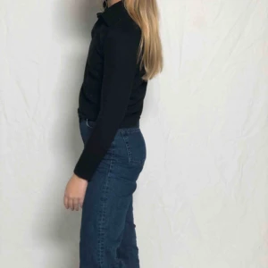  - Jättesnygg långärmad tröja med krage. Möter upp Malmö eller så står köparen för frakten. Frakt: 60kr 