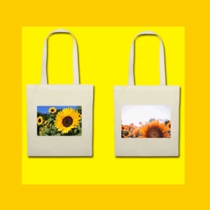  - Där uppe kan ni se våra egna design men ni kan även designa er egna tygväska med en bild ni själv väljer som kommer kosta er bara 20kr mer alltså 100kr.  Hoppas ni finner det intressant!! Storleken är 40x14x44cm! 