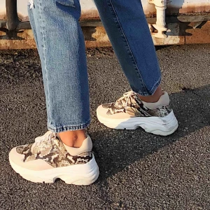  - SÅ SNYGGA skor från & other stories. Använda ca 5 gånger. Storlek 38. Frakt tillkommer !! 💞