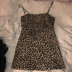  - SUPER snygg klänning från pull & bear, väldigt kort dock. 