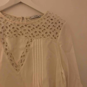  - En blus från mango i fint skick