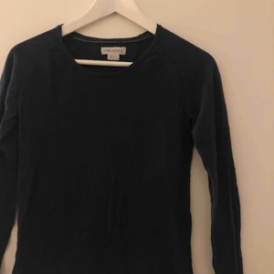  - Tröja från peak performance i fint skick 