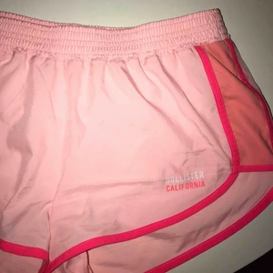  - Söta träningsshorts från Hollister, näst intill oanvända🤘🏽köparen står för frakten
