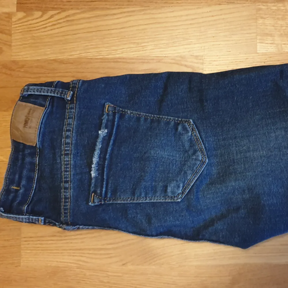 Almost new skinny, high waist jeans, very nice but don't fit me :( size 27, 95% cotton 5% elastic. Meet in Malmo/Lund or shipping is on you.. Jeans & Byxor.
