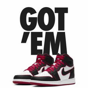 - Helt nya i Jordan 1 black/red i original kartong. Storlek 41- 1900kr