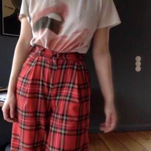  - Så jäkla coola byxor, var så taggad på dessa men de var tyvärr för små i midjan. Köpta nypris 1000kr 