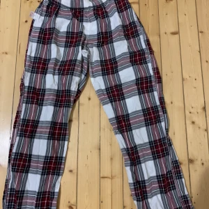 Pyjamasbyxor - Storlek M men passar på S också 💖