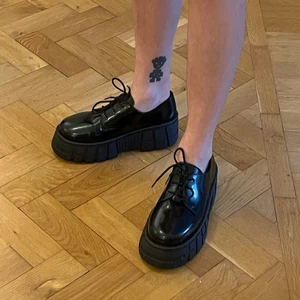 BLACK CHUNKY LACE SHOES by ASOS DESIGN - Chunky dress shoes in black from ASOS. Size EU 39. A little bit big in size. I have never worn them so the condition is flawless! Just as new. Nice and chunky with a comfortable sole.