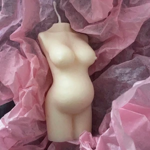 Handgjorda ljus - Instagram: Femi.Flame. Ljusen är gjorda av ekologiskt och veganskt vax. Man kan välja en doft till dem. Finns i andra färger! Skriv här eller på instagram☺️