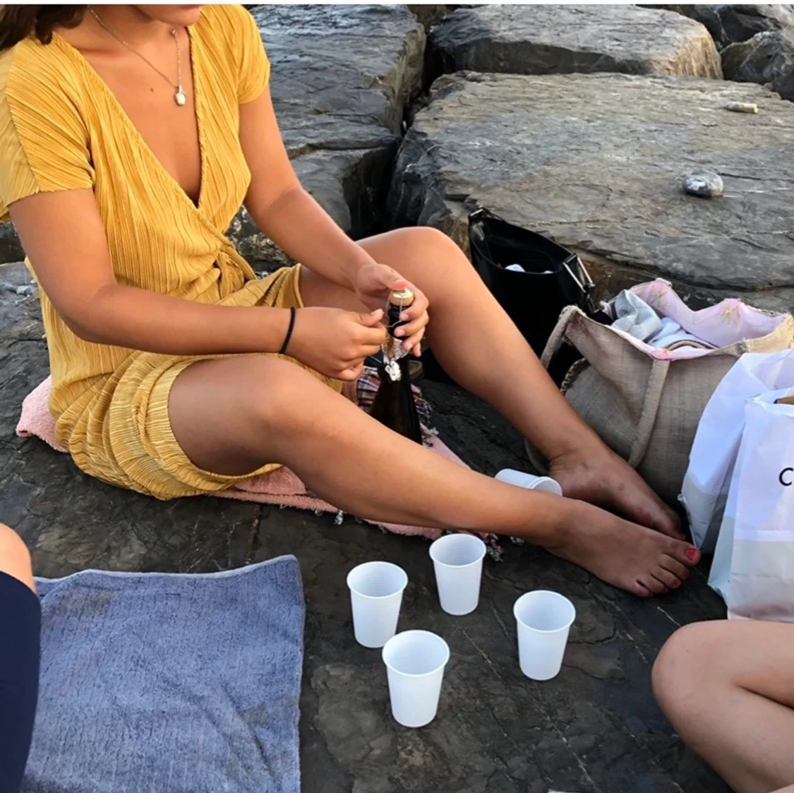 Gul Glansig Sommarklänning