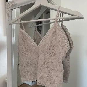 Topp - Topp ifrån bik bok i storlek S, sparsamt använt!😇