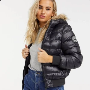 Jacka brave soul 400kr - Brave soul jacka, använd 2 gånger och säljer pga lite liten för mig! Storlek 38. Kan skickas, frakt tillkommer 