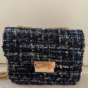 Väska - Säljer denna zara väskan.