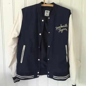  - Bomber från JC. Knappt använd! Tunn och skön