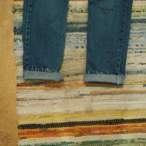  - Superstretchiga avklippta jeans. Normalt använt skick. Stl ~ 29/32