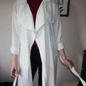  - Helt ny kappa från BikBok! Storlek XS. Frakten ingår i priset.