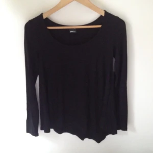  - Gina Tricot, black long sleeved shirt