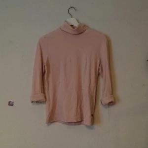  - Rosa polo från flash