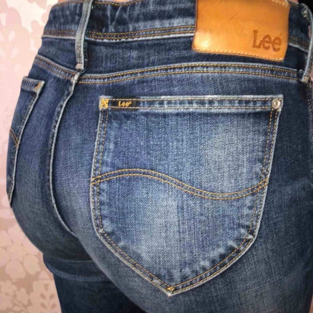 Perfekta Lee jeans! Storlek 29/32. Inte så stretchiga. Fri frakt. Jeans & Byxor.