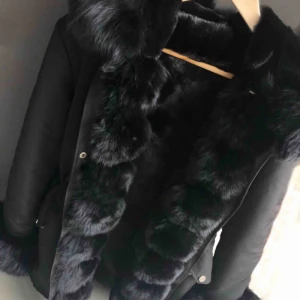  - Parka jacka Storlek S Helt ny med pallar kvar 