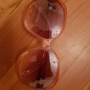  - Polinelli solglasögon