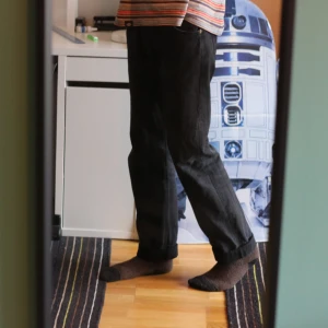  - Fina svarta Levis 501 jeans. Rak passform. Second hand skick och Slitna längst ner på benen men kan klippas av. Kan mötas upp i Göteborg. Köparen står för frakt. Pris kan diskuteras 