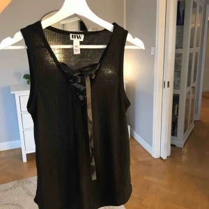  - Linne från Make Way, fint skick knappt använd. Möts endast upp i Trollhättan eller Göteborg, centralen