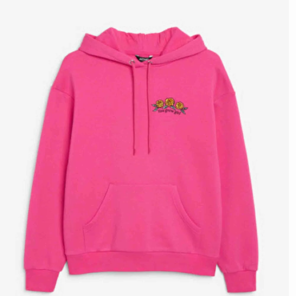 As snygg mörk rosa hoodie från monki, storlek xs passar s för den är oversized💞. Hoodies.