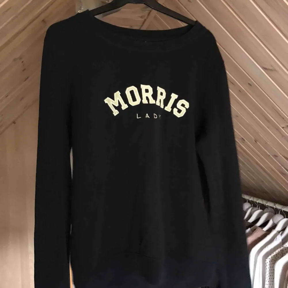 Marinblå tröja från Morris. Tröjor & Koftor.