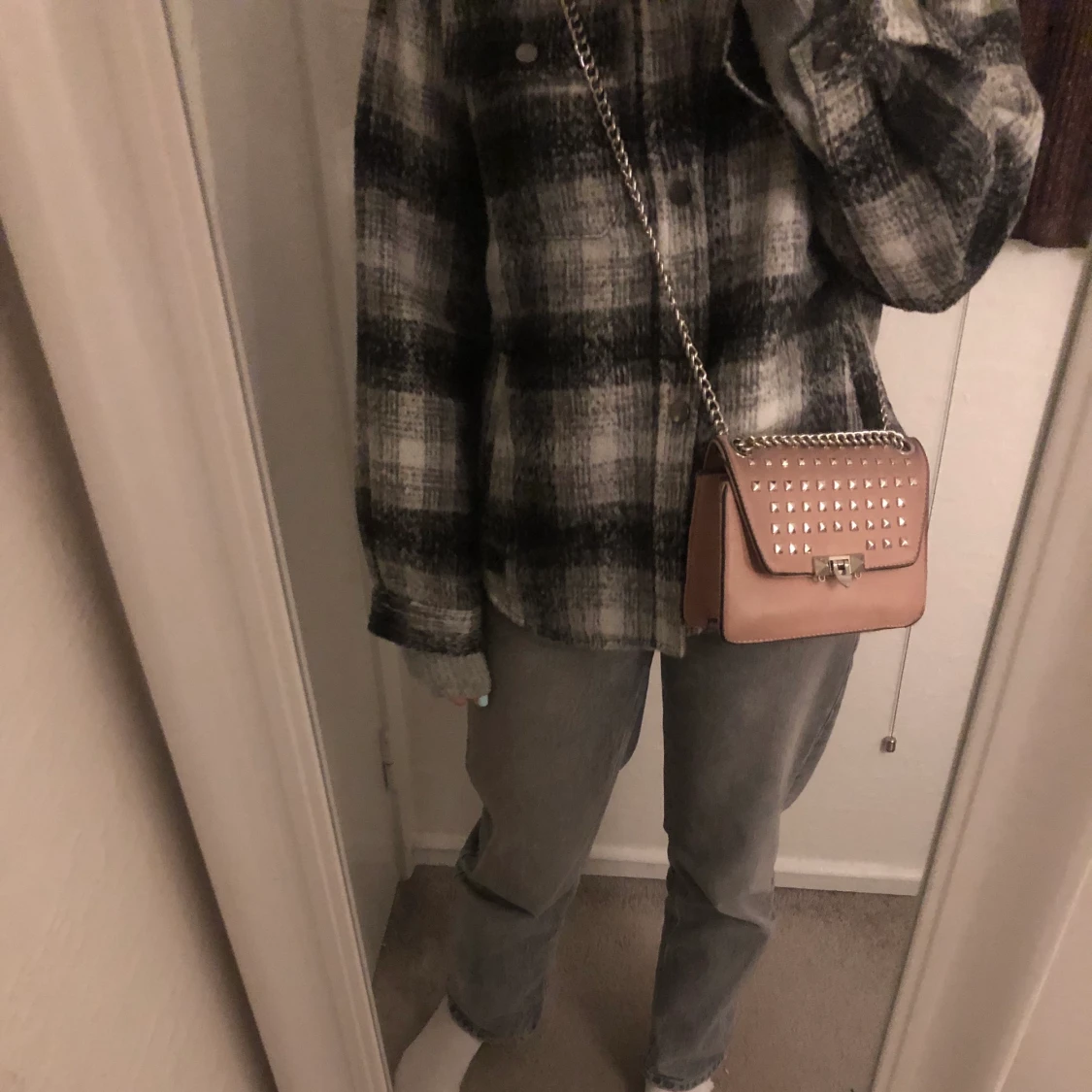 Väska med nitar - 90