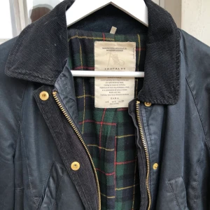 Jacka från Zara storlek M, 200kr - Blå jacka från zara, 200kr