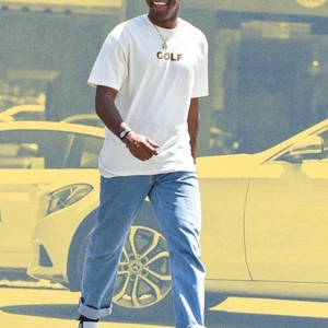 Suicoke Depa-V2 black sandals - Tyler the creators favoritsko!! Kostar 2400 i butik, säljes så pass billigt eftersom det finns ingen marknad direkt för dessa i Sverige. I andrahand kostar dessa 1600~. Storlek 42,5