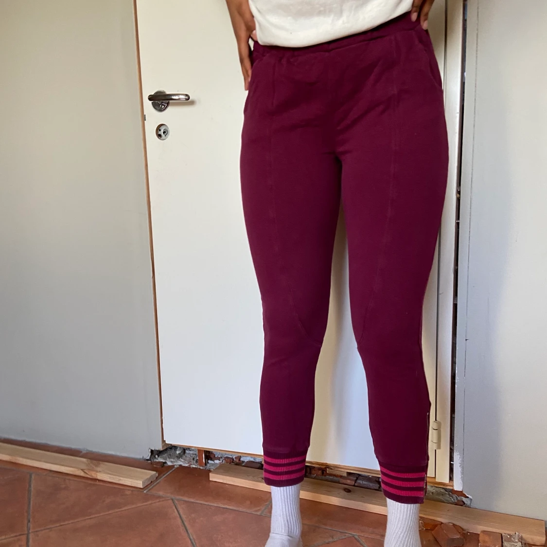 mjukisbyxor/träningsbyxor från adidas  - 90