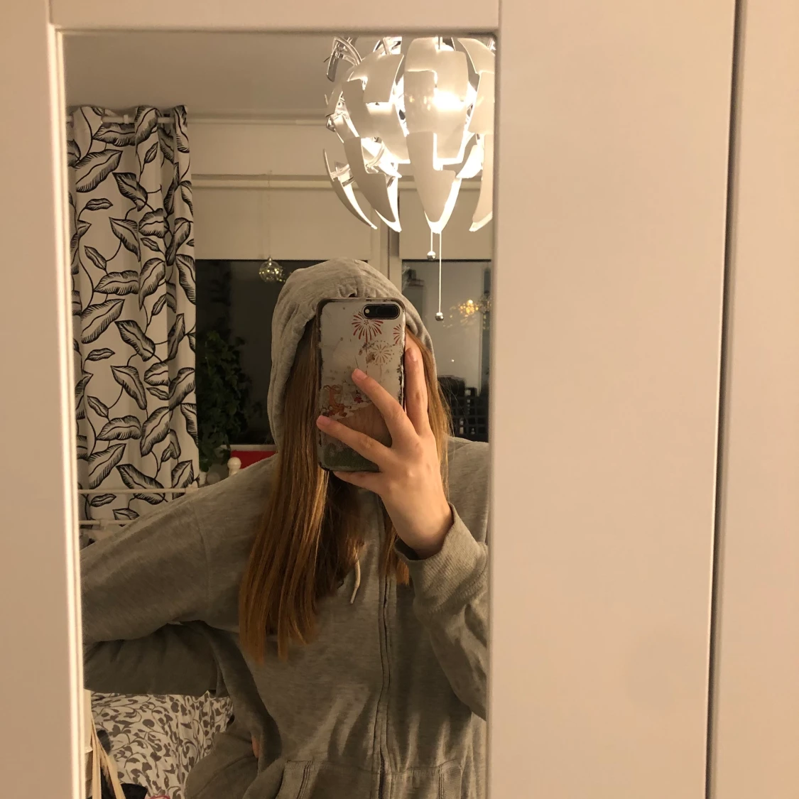 Hoddie med dragkedja. - 90