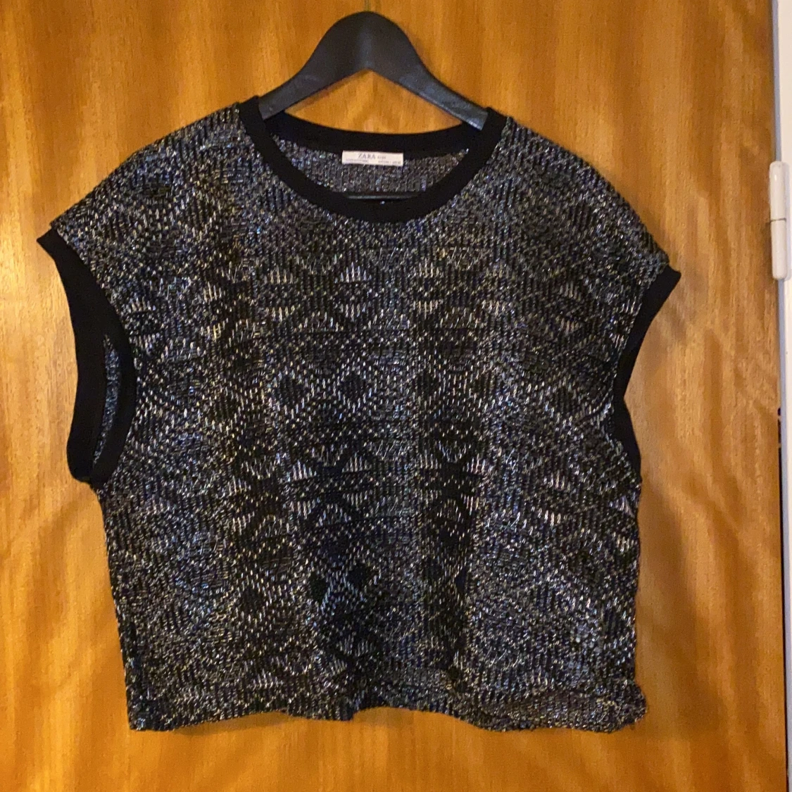 Glittrig väst från zara! - 90