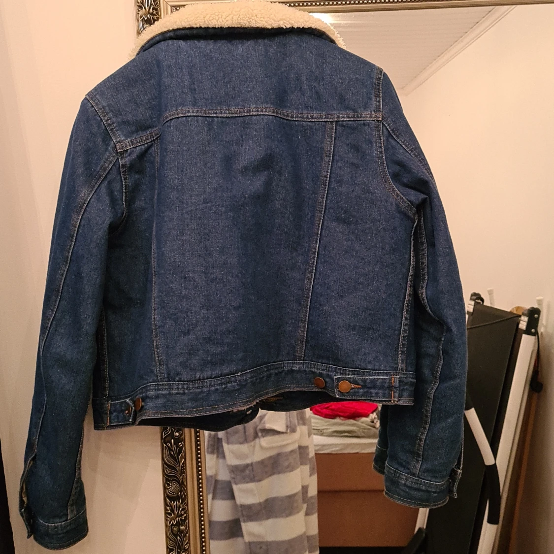 Fodrad snygg jeansjacka stl 12 uk är en Medium/38 - 91