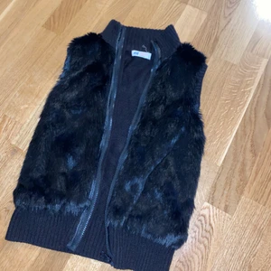 Svart väst - Svart väst från H&M.
