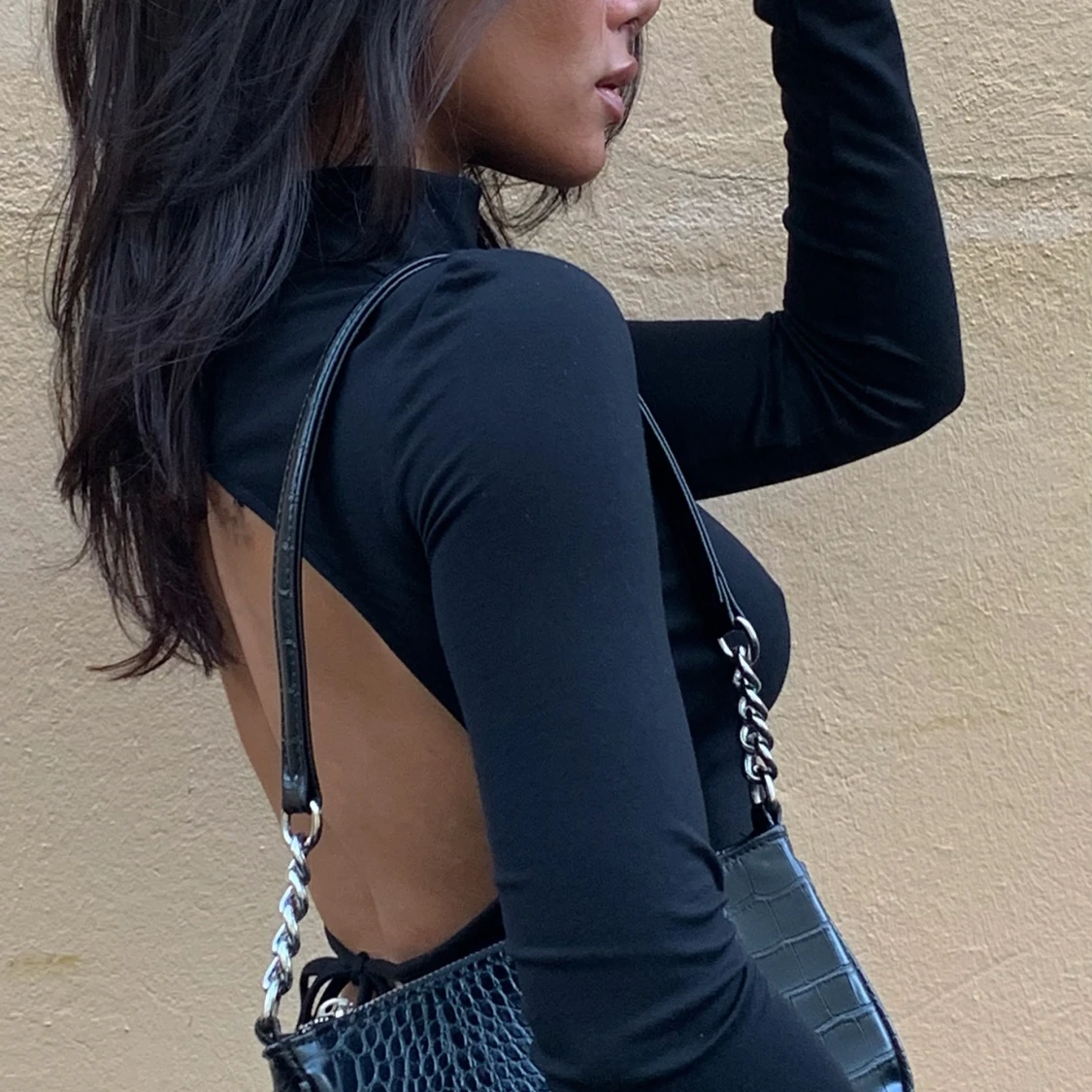 Topp med bar rygg och knytband 