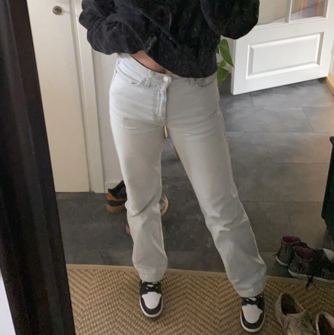 Jordans 1 mid white shadow