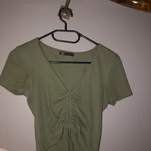 Topp zara - Standard topp som passar till allt och som sitter snyggt på alla! 