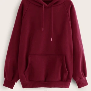 Hoodie - Säljer denna vinröda hoodie från SHEIN. Oanvänd endast testad. Säljer för den va alldeles för liten. Pris kan diskuteras. Fler intresserade blir det bud givning. Frakt tillkommer. Tror frakten ligger på 66 kronor❤️