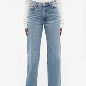 Ljusa monki Yoko jeans strl 26!! Sitter som en smäck, fett snygga till allt osv. Säljes pga de inte kommer till användning, köpare står för frakt! 