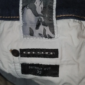 Rick Owens DRKSHDW Jeans - Storlek 32 slimfit Rick Owens DRKSHDW jeans. Knappt använda!