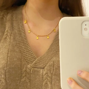 Halsband stjärnor  - Superfint halsband med 5 stjärnor! ✨🌟 38cm + 4cm förlängning 