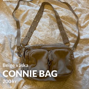 Connie Bag  - Connie bag från Gina Tricot Köpt för 349kr säljer för 200kr  Som ny, inga skador 