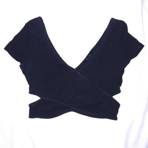 Top - Står ingen storlek men gissar 36