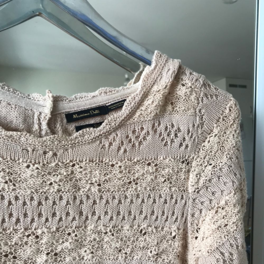 Superfin virkad klänning i puderrosa från Massimo Dutti! Sparsamt använd. Köpare står för frakt!. Klänningar.